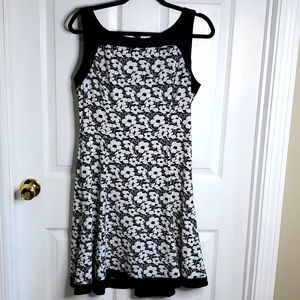 Women's Chaps Black and white floral dress size large